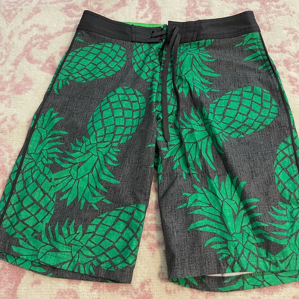 Old Navy Pineapple board short with drawstring